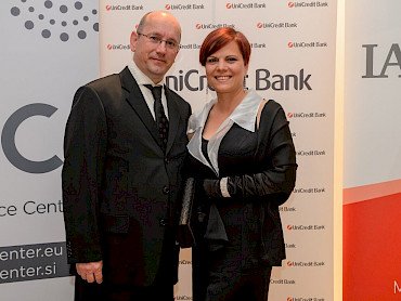 Primož Puš / Maša Žlajpah Puš, Elektroservisi d.d.