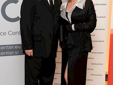 Primož Puš / Maša Žlajpah Puš, Elektroservisi d.d.