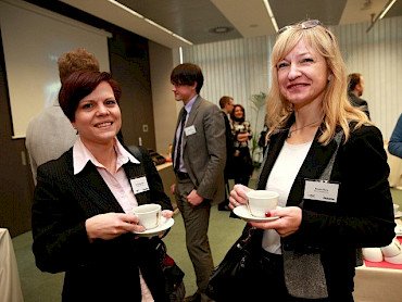 Maša Žlajpah Puš, vodja komuniciranja, Elektroservisi d.o.o.;Branka Šketa, finančna direktorica, Sava Turizem d.o.o.