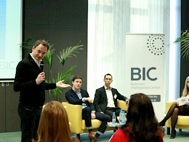 Mark Turrell, ustanovitelj in direktor agencije Orcasci